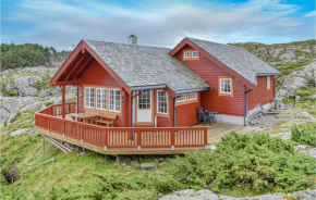 Gorgeous Home In Bekkjarvik With Wifi
